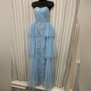 Elegant Blue Strapless Gown with Sequin Floral Embroidery and Tulle Size M -NWOT